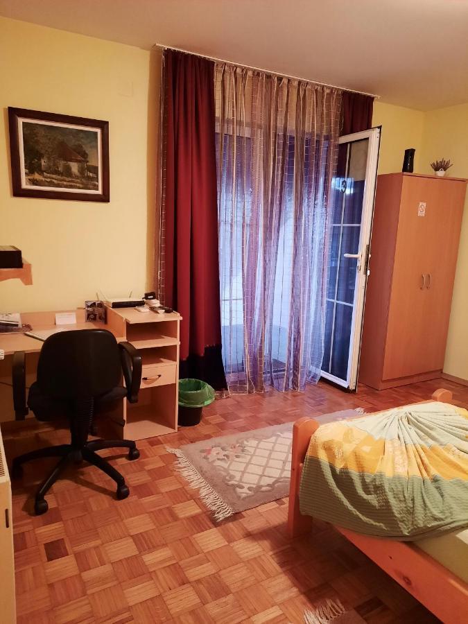 Guest House Rose Smederevska Palanka Ngoại thất bức ảnh