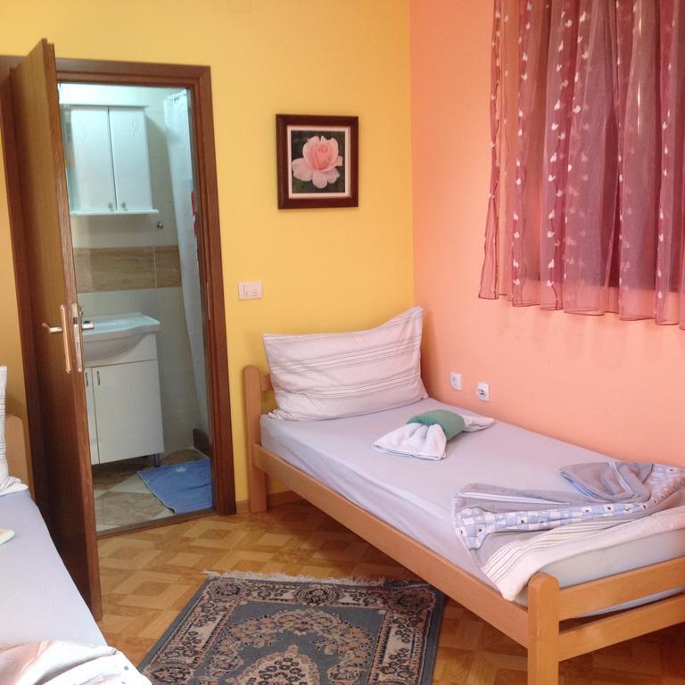 Guest House Rose Smederevska Palanka Ngoại thất bức ảnh